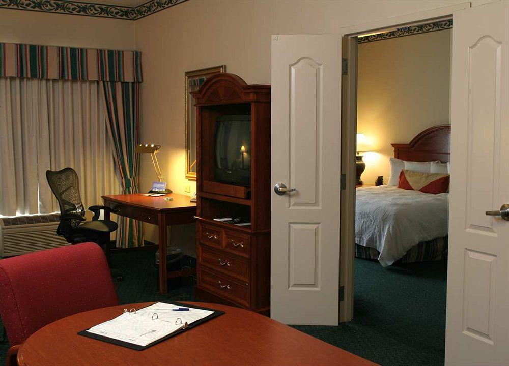 Hilton Garden Inn Chesterton Room photo